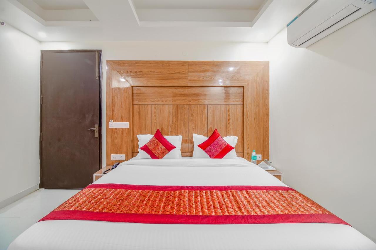 Hotel Classic Paradise New Delhi Eksteriør billede